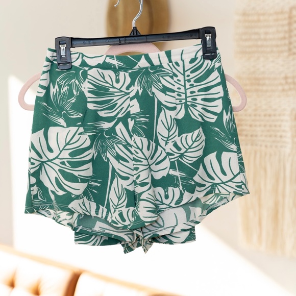 🍃🌴SHOW ME YOUR MUMU COWABUNGA SET IN BOCA RATON🍃🌴 - Picture 4 of 7